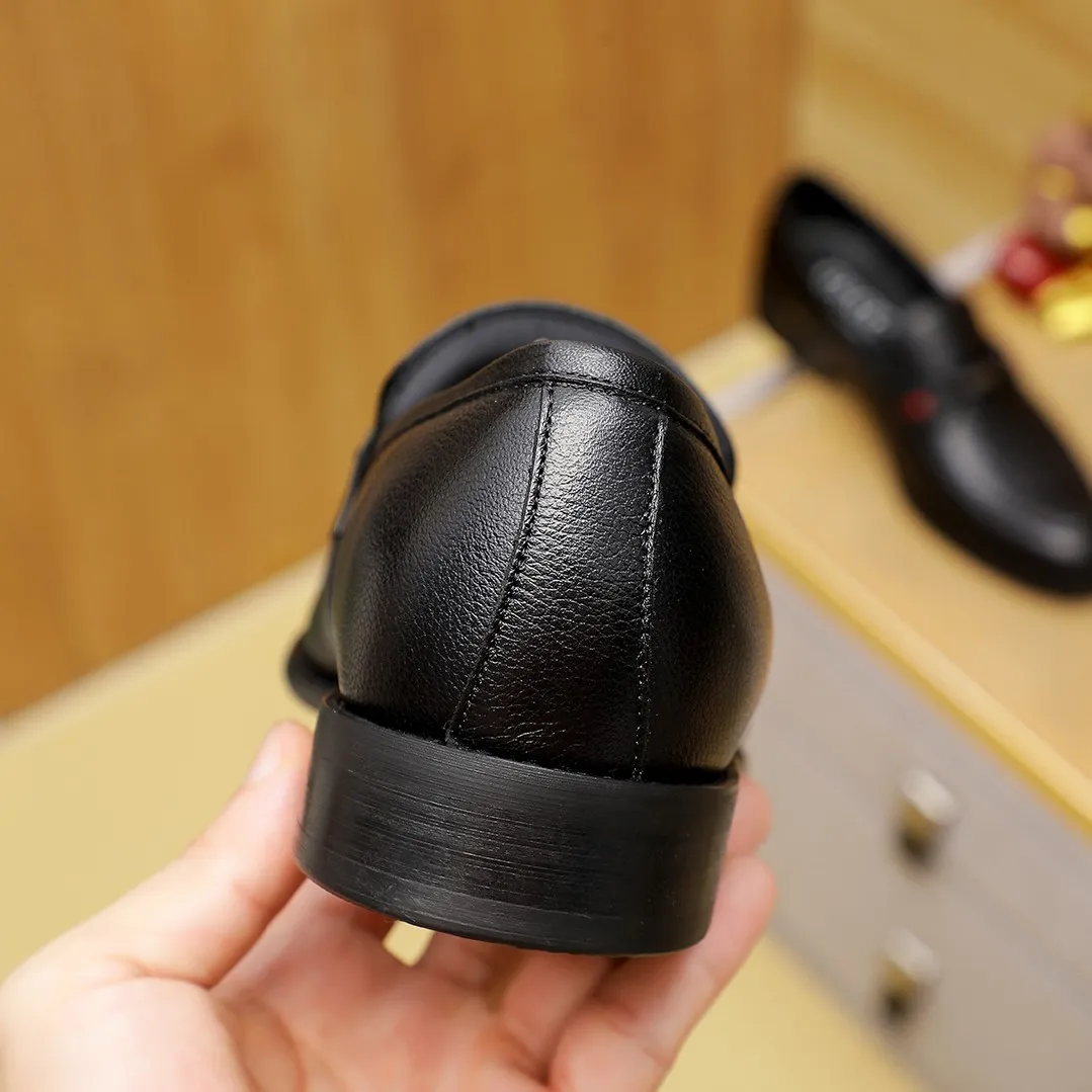 Men's men's shoes 💰400 🆘【GUCCI】Gucci ·🐑里· Hot-selling beanie shoes, top brand luxury, top quality, latest fashion beanie shoes.. The upper is made of original first-layer cowhide. (🐑leather·inner). The original stylish and stylish soft rubber wear-resistant and non-slip outsole is light and comfortable on the foot, available in black! Matching code: 39/45 (38.46. Can be customized)